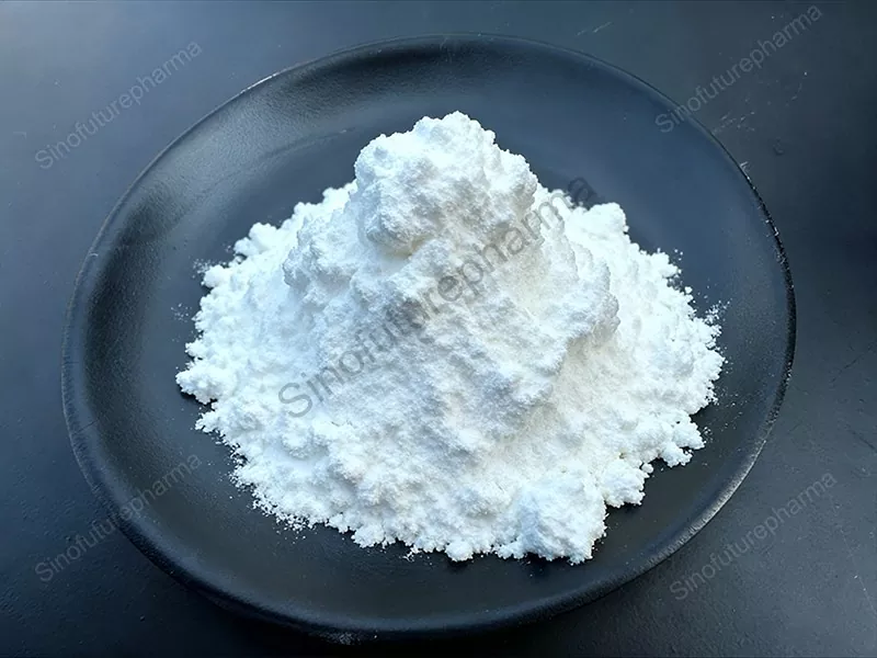 Welke zuiverheidsspecificaties zijn van toepassing op grondstoffen voor orale steroïden?